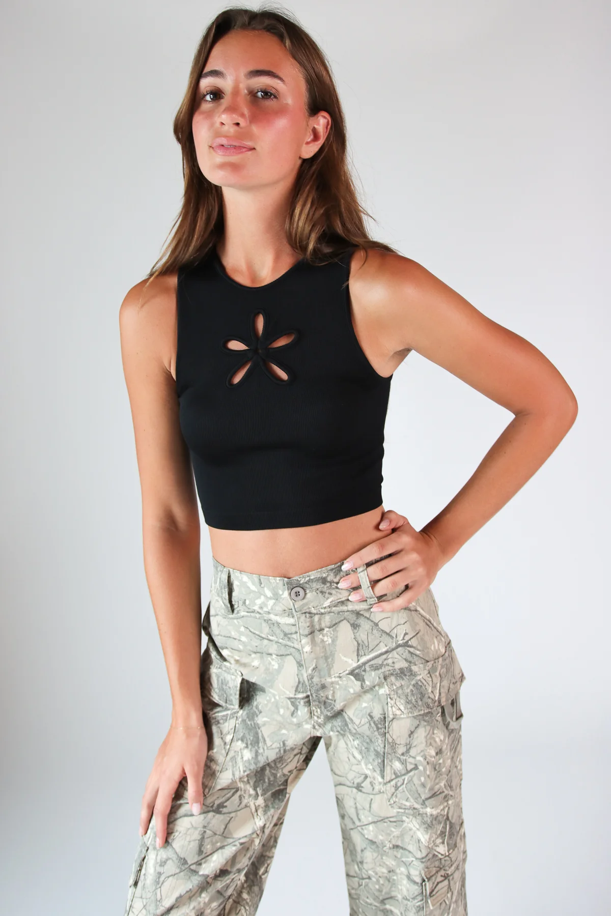 Flower Cut Out Seamless Tank Top - Image 11